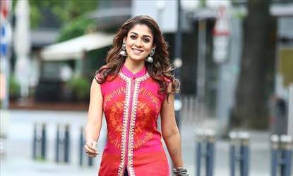 பாக்ஸ் ஆபிஸ் ஹிட் ராணி நான்தான்... நயன்தாரா... மகிழ்ச்சி...